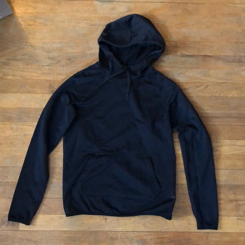 Nike therma fit size small